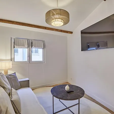 Residense Au Coeur De By Prestige شقة باريس